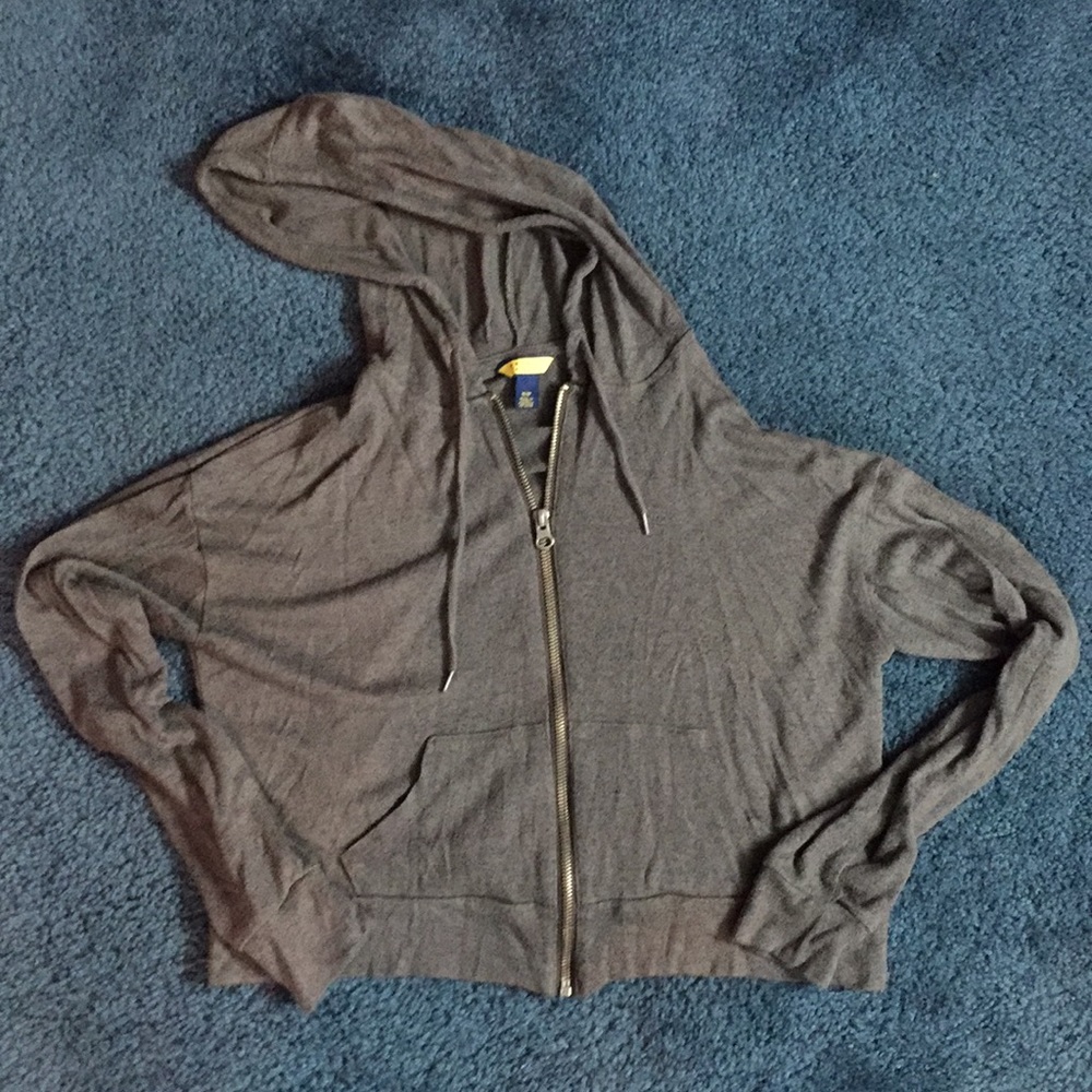 Cropped Gray/Black  Zip-Up!